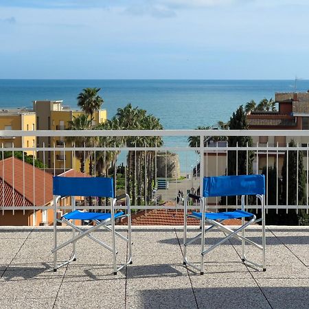 Casa Carlotta Apartment San Bartolomeo Al Mare Bagian luar foto